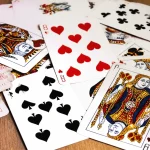 Quel beau jeu de cartes classique choisir pour jouer en famille ?